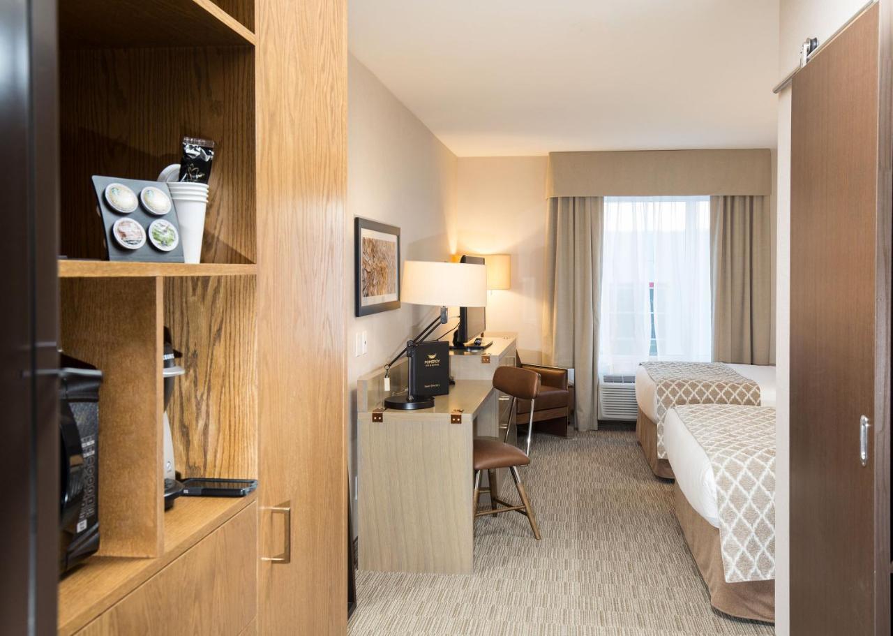 Pomeroy Inn & Suites Prince George Bagian luar foto