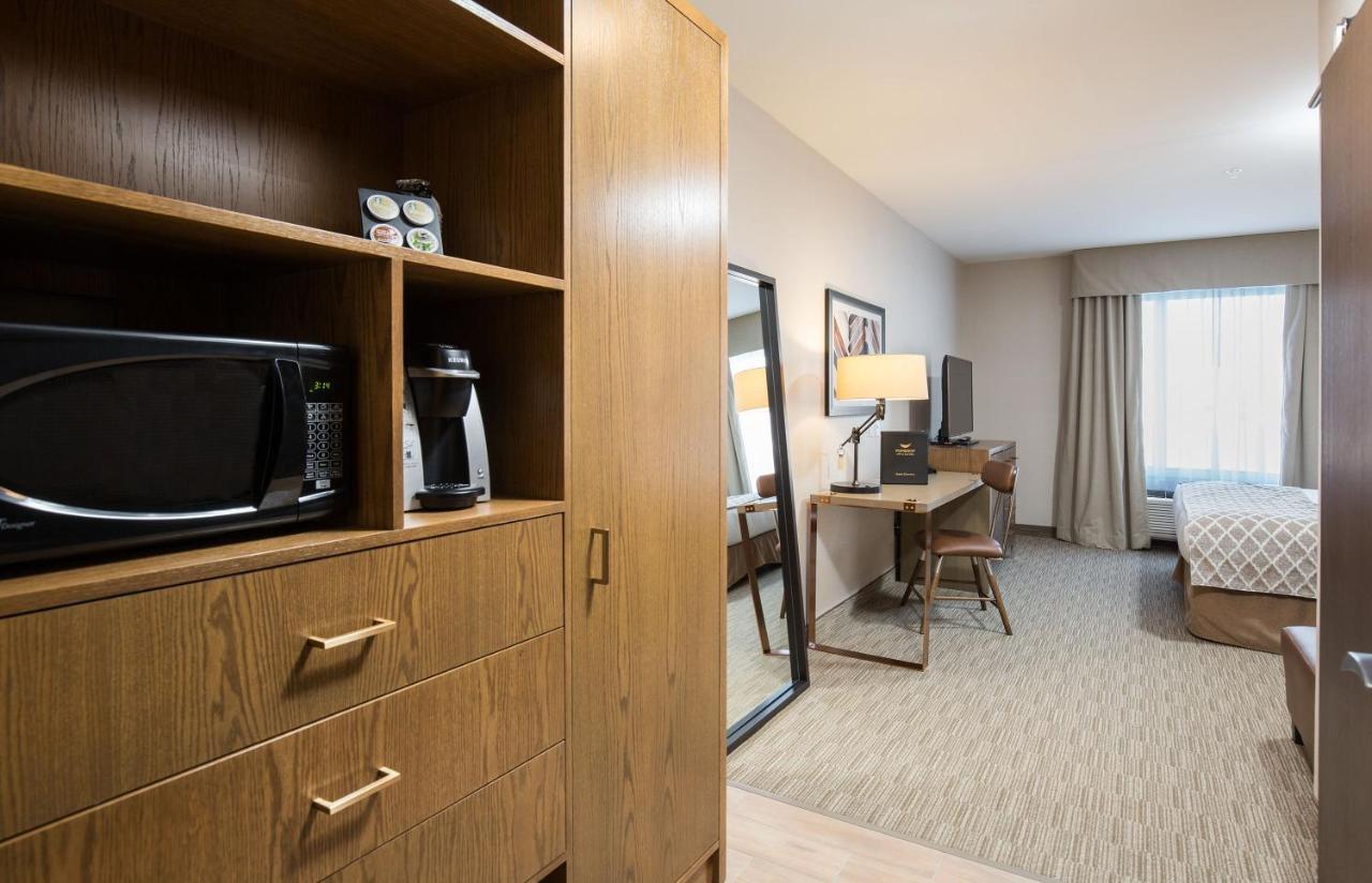 Pomeroy Inn & Suites Prince George Bagian luar foto