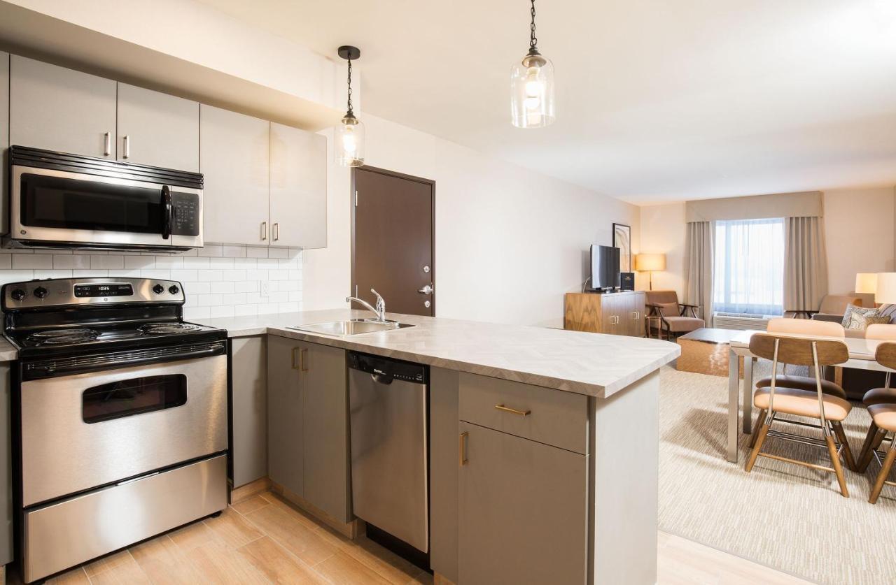Pomeroy Inn & Suites Prince George Bagian luar foto