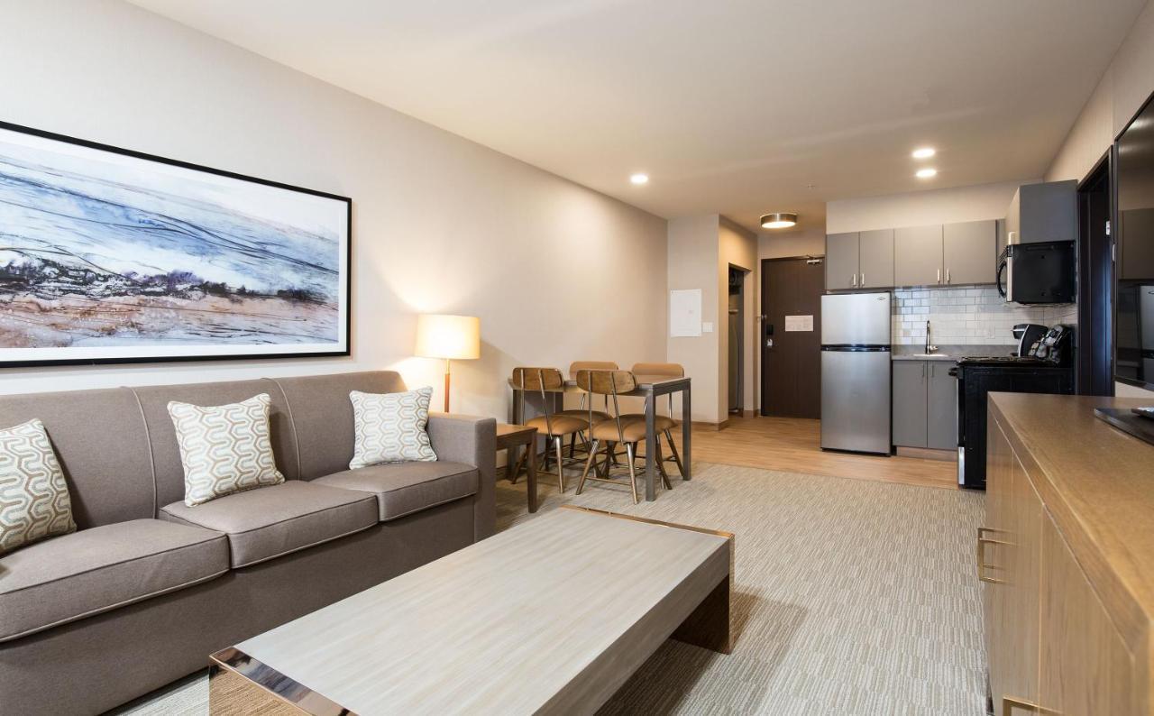 Pomeroy Inn & Suites Prince George Bagian luar foto
